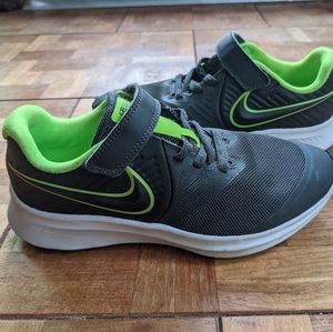 Boys Nike Star Runner 2 gray/green